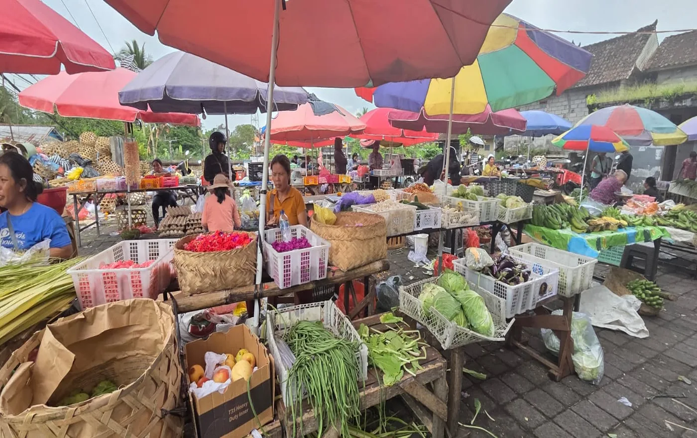Bali local food market with fresh ingredients and traditional dishes for safe eating in Bali